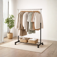 Perchero Exhibidor de Ropa Cromado con Negro XBH-CR13