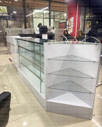 Esquinero de MDF Triangular para Vitrinas de 4 Niveles Niveles Blanco 110x50x50x70cm BNM6-2 / KW-002