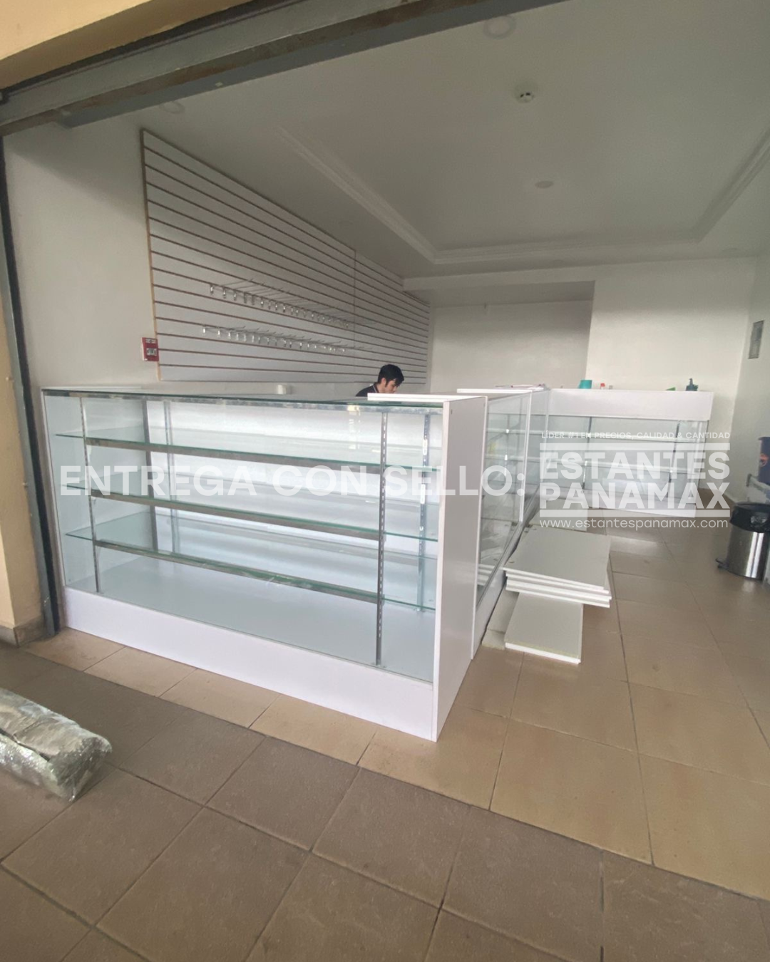 Vitrina de MDF Blanco 3 Niveles de Vidrio Templado 110x180x50cm BNM5-1