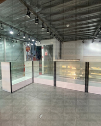 Vitrina Horizontal de MDF Blanco con 2 Niveles & Gaveteros con 6 Luces LED 110x120x50cm BNM24-006