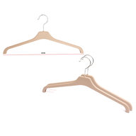 Gancho de Ropa Plástico Crema 43cm J-HNG-013